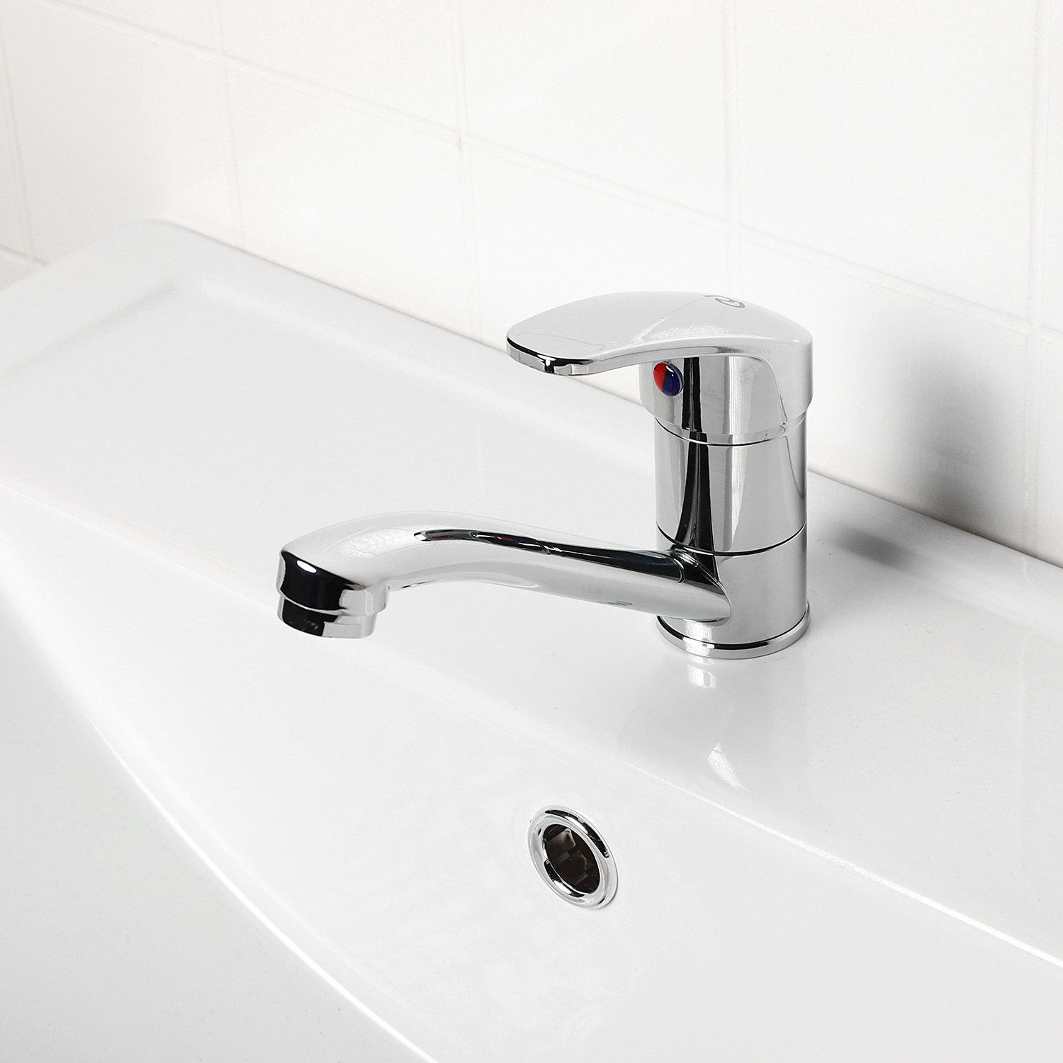 Смеситель для умывальника Roegen RC001B, короткий излив, рычажный