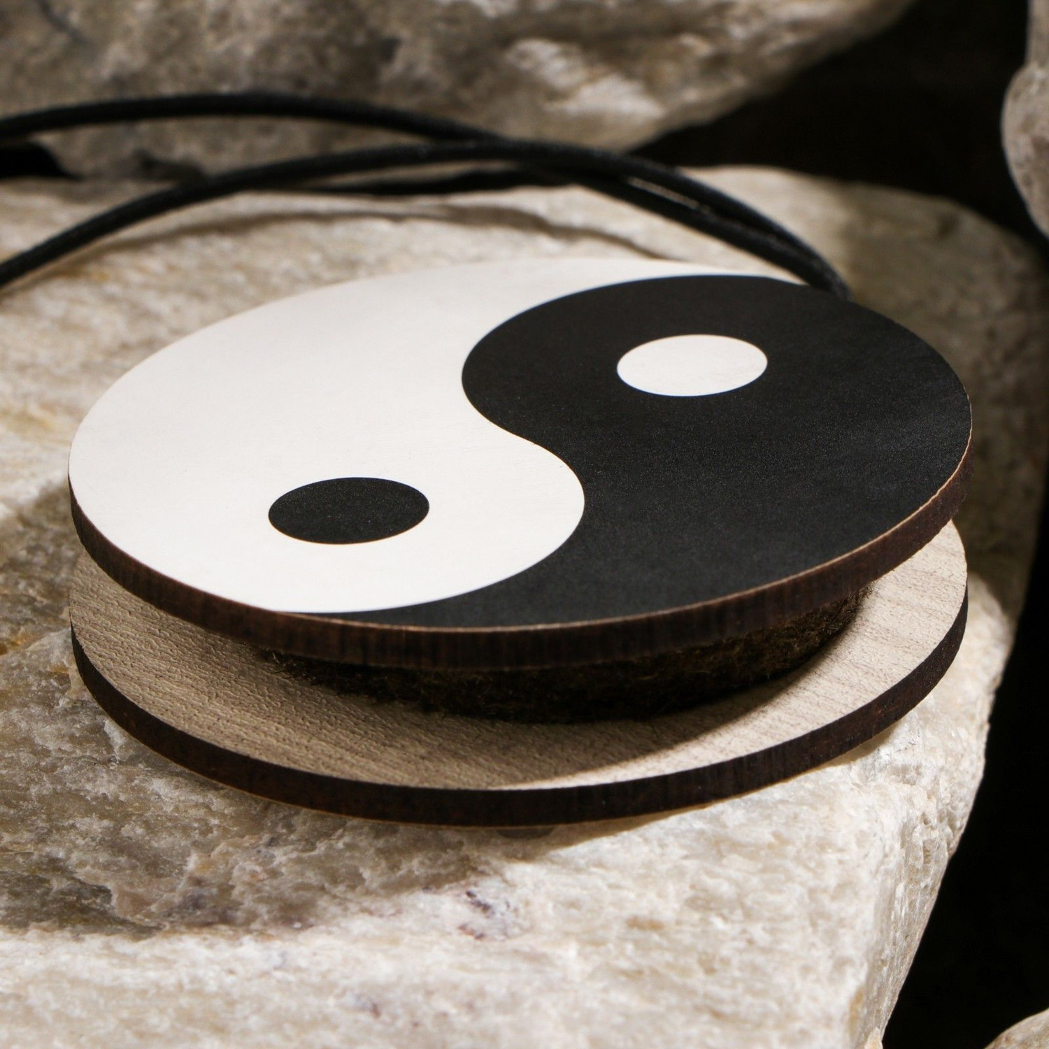 Подвеска автомобильная Grand Caratt Инь-Янь, дерево, войлок 9235028