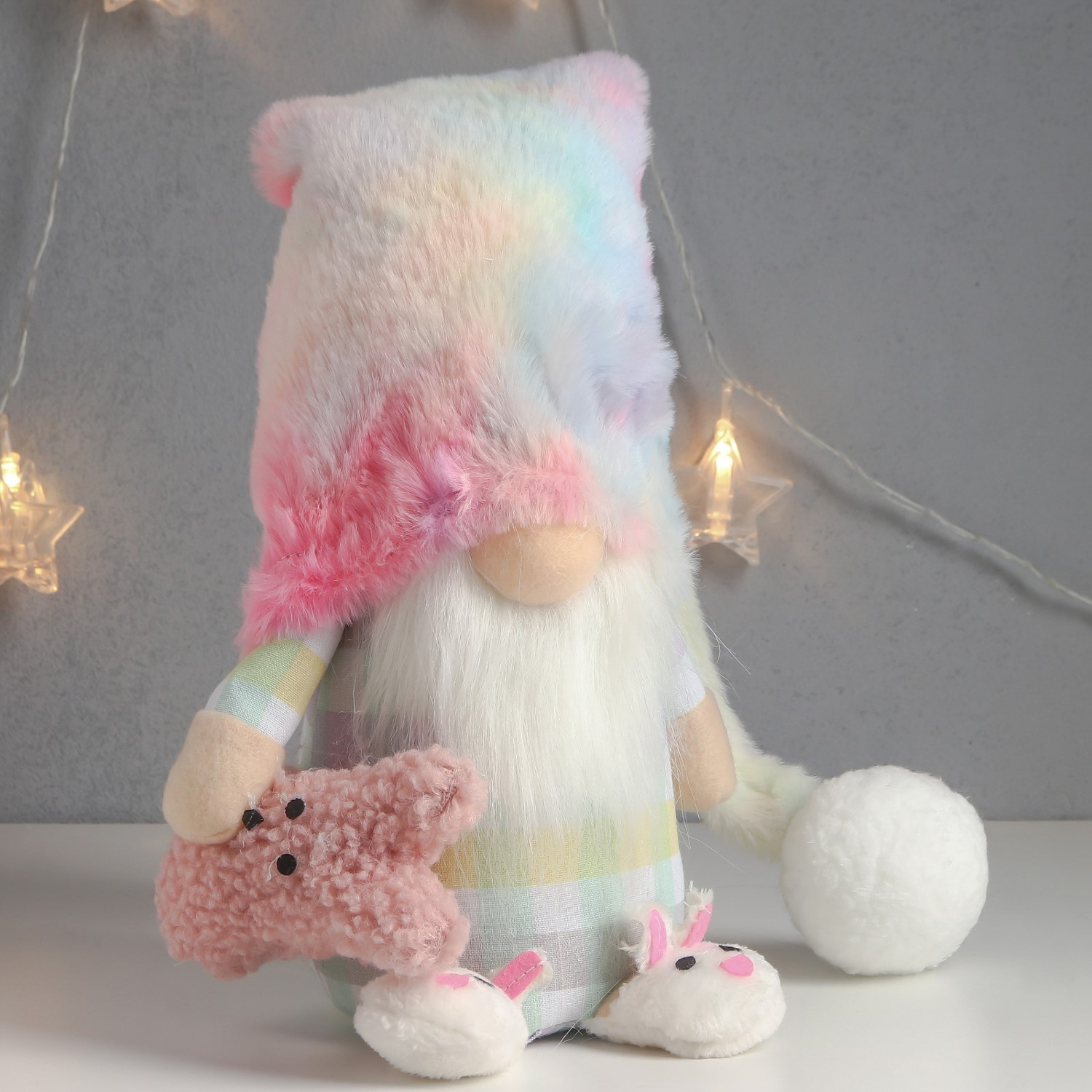 Кукла интерьерная "Гном в пижаме и тапочках, с игрушкой-зайкой" 57х13х13 см 7575258