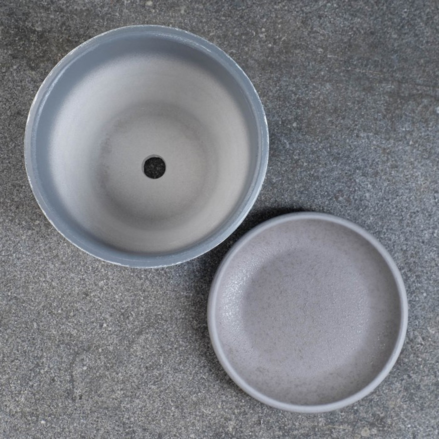 Кашпо керам. "Бутон" "Метро" 1,31л d верха 146мм h130мм с поддоном Светло-серый №2 КС-Б2-111-46 *9