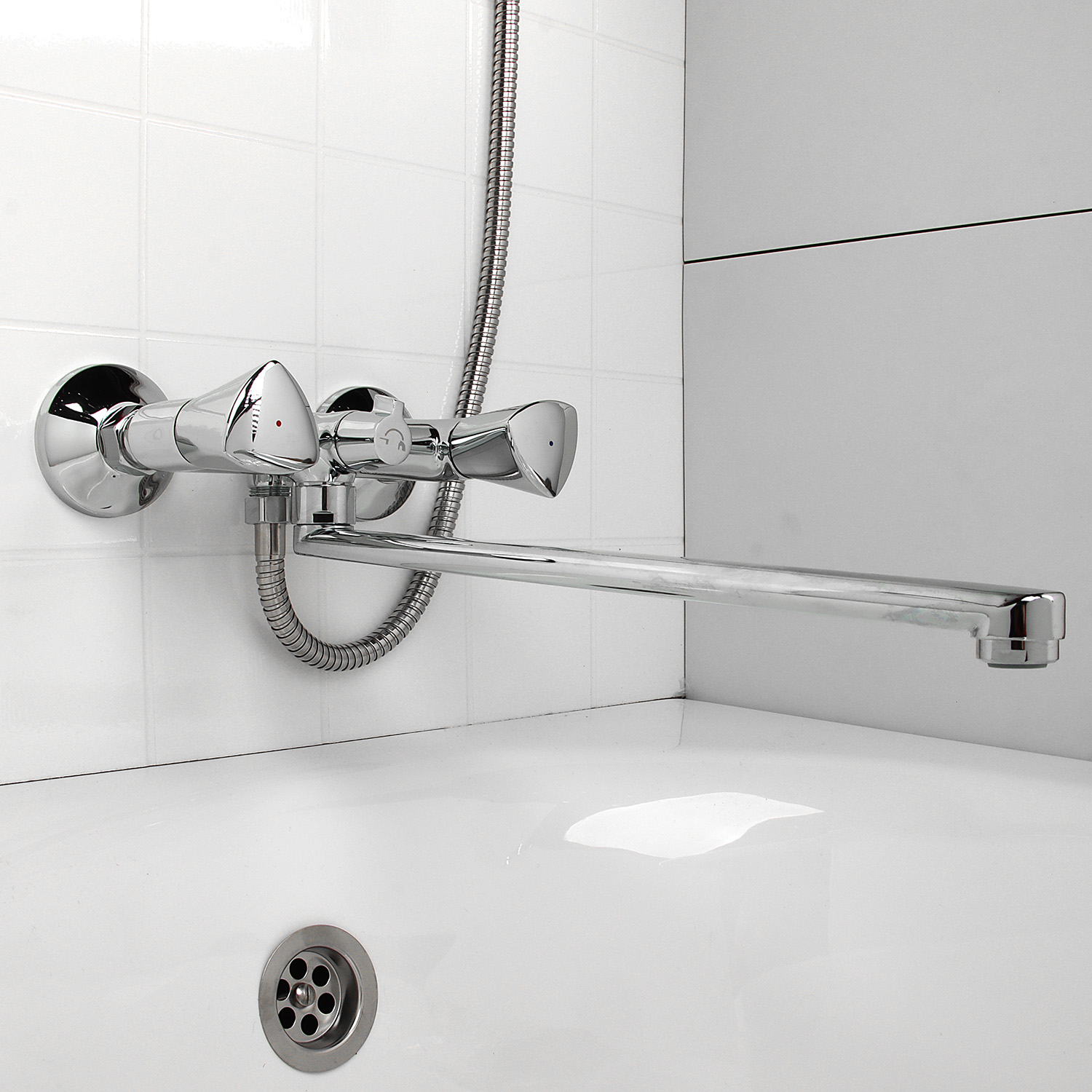 Смеситель для ванны IDDIS Bounce, длинный излив, двухвентильный