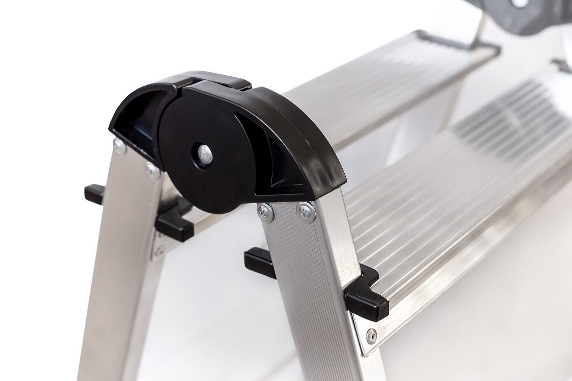 яяяСтремянка алюминиевая 2-х сторонняя 6 ступеней, выс.верхн.пл.1,23м "UFUK AL" 111406 "Perilla" *1