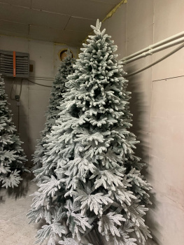 Елка  искусственная пластиковая "Саратовская" заснеженная 2,1м литая *1