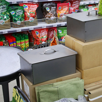 Коптильня BOYSCOUT, 40х28х16 см, 2 яруса Коптильня BOYSCOUT, 40х28х16 см, 2 яруса