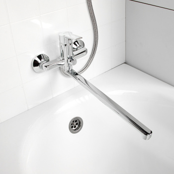 Смеситель для ванны Milardo Stripe, длинный излив, однорычажный